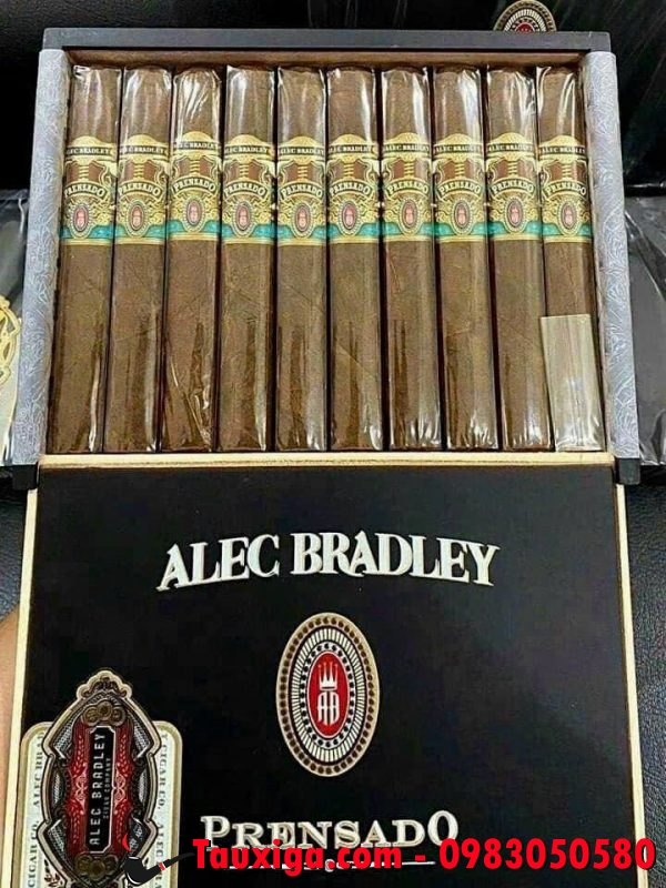 Alec Bradley Prensado