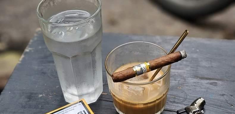 Một chút mùa thu với xì gà Cohiba wide short